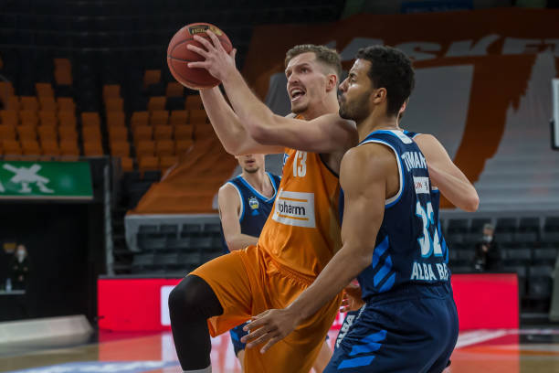 现了出色的 现了出色的